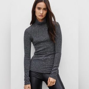 Aritzia Wilfred Free Buswell Mockneck Grey long sleeve top. XS